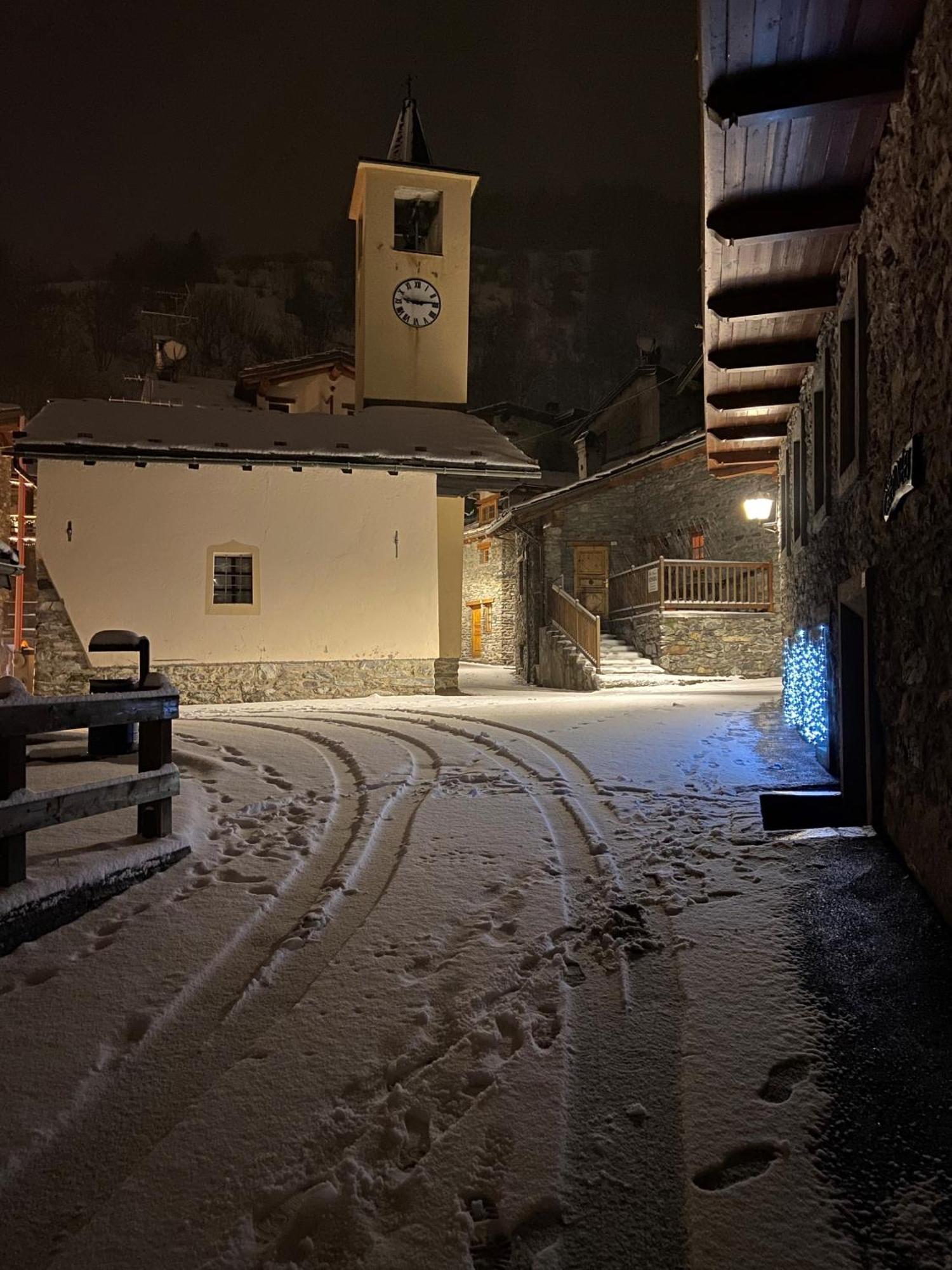Les Cheminees Lägenhet La Thuile Exteriör bild